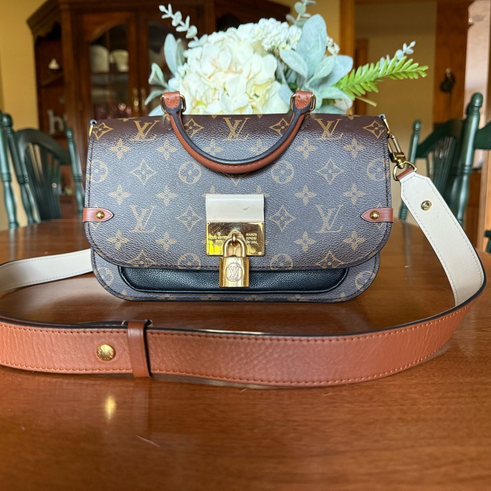 Louis Vuitton Vaugirard Monogram Crossbody bag. - Picture 2 of 9